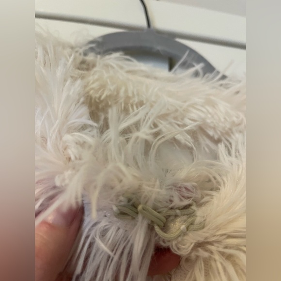 White - Picture 3 of 7